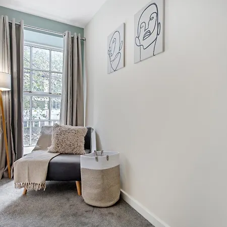 Spacious 2 Bedroom Apartment - Great Location Nottingham Exterior photo
